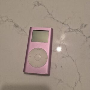 Apple Pink MP3 Player
